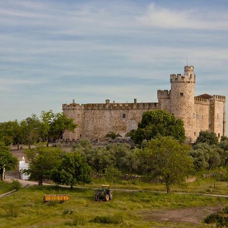Casa Rural Castillo De Caces エクステリア 写真